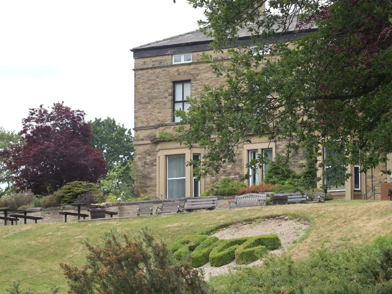 Reddish Vale are excellent hosts for Life Members